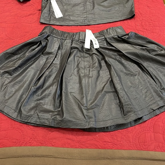 Faux Leather Skirt and Top matching Set - Picture 2 of 6